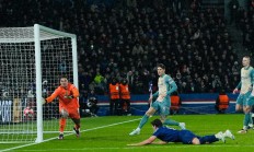 半岛体育教练-欧冠比赛再现悬念，西甲队豪取胜利