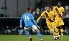 半岛体育平台-关于巴萨战平那不勒斯，晋级形势岌岌可危的信息