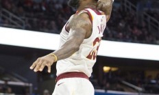 半岛体育竞技-克利夫兰遭遇连败，全队沮丧