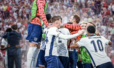 半岛体育网页版登录入口-关于欧洲足球赛场上的激情对决引爆球场热情的信息