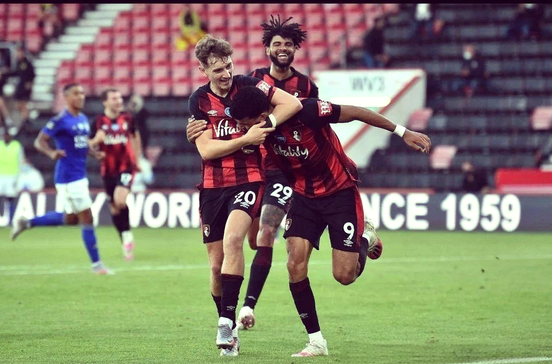 关于纽卡斯尔联主场大胜伯恩茅斯，复仇成功的信息