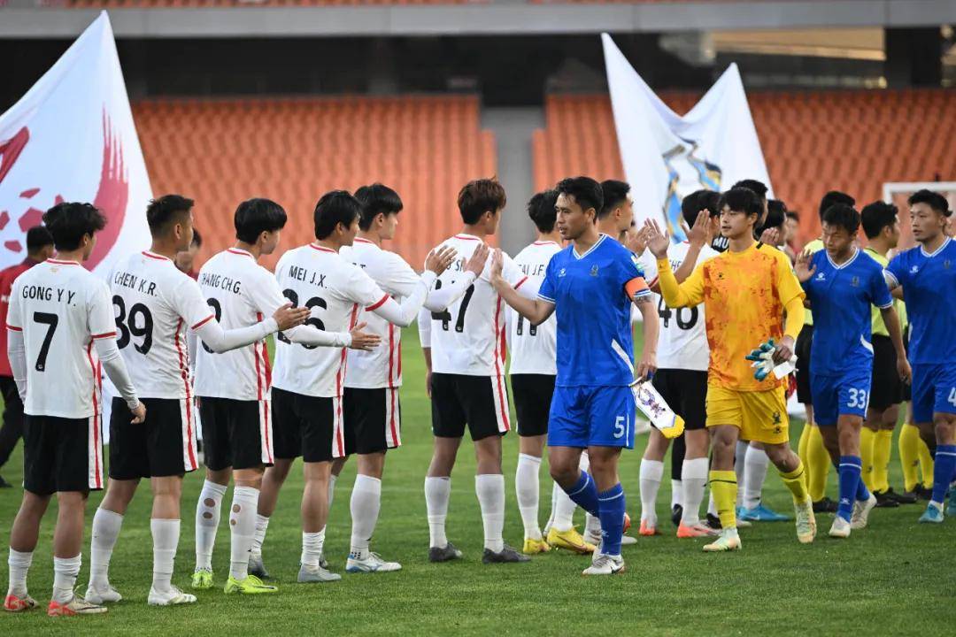 国家队实力强劲,备战重大足球赛事,球迷翘首期待 国家队实力强劲,备战重大足球赛事,球迷翘首期待