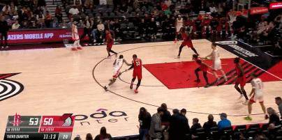 火箭客场连败,开拓者团队士气高涨 火箭客场连败,开拓者团队士气高涨