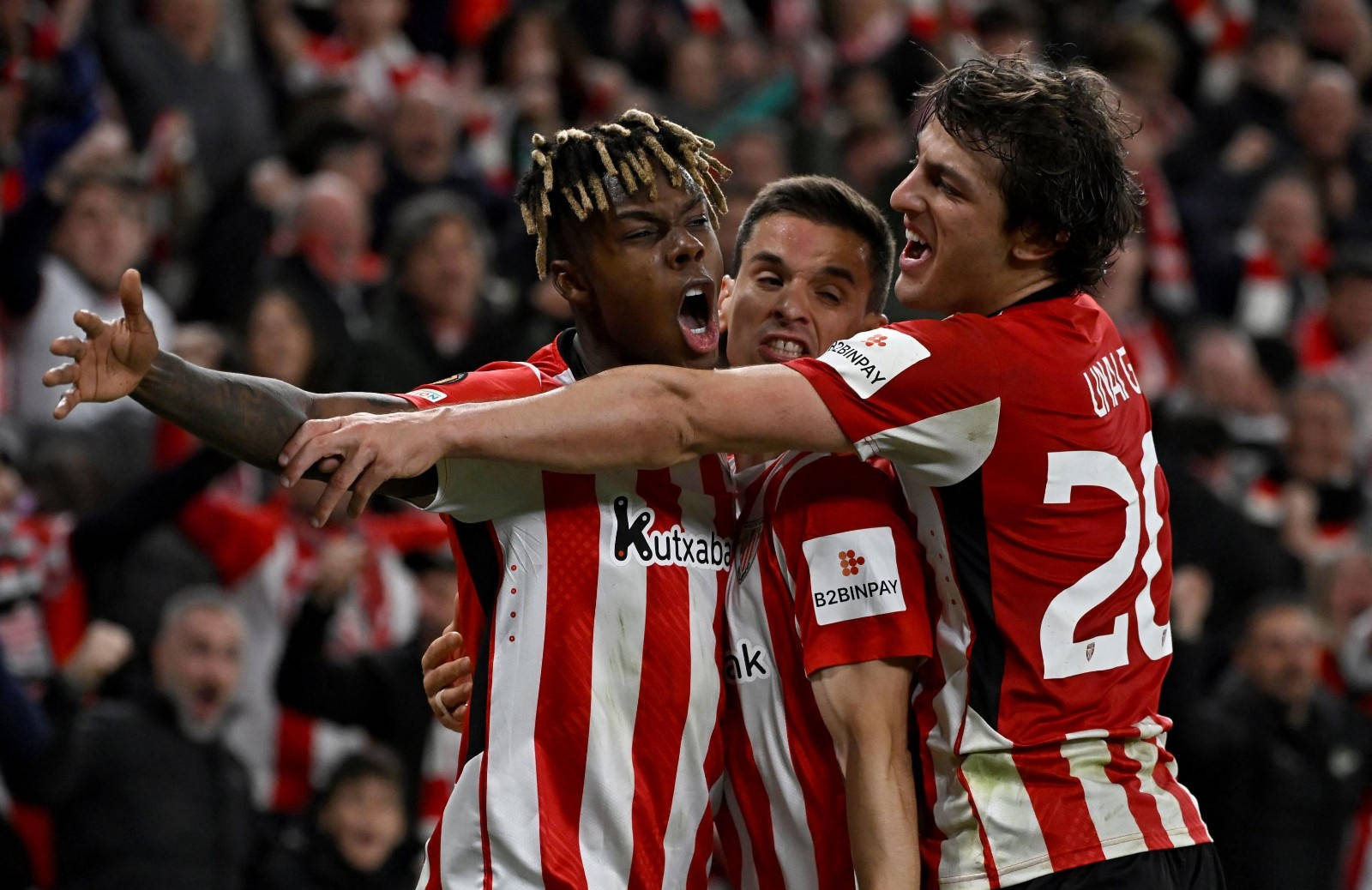 欧冠比赛再现悬念，西甲队豪取胜利