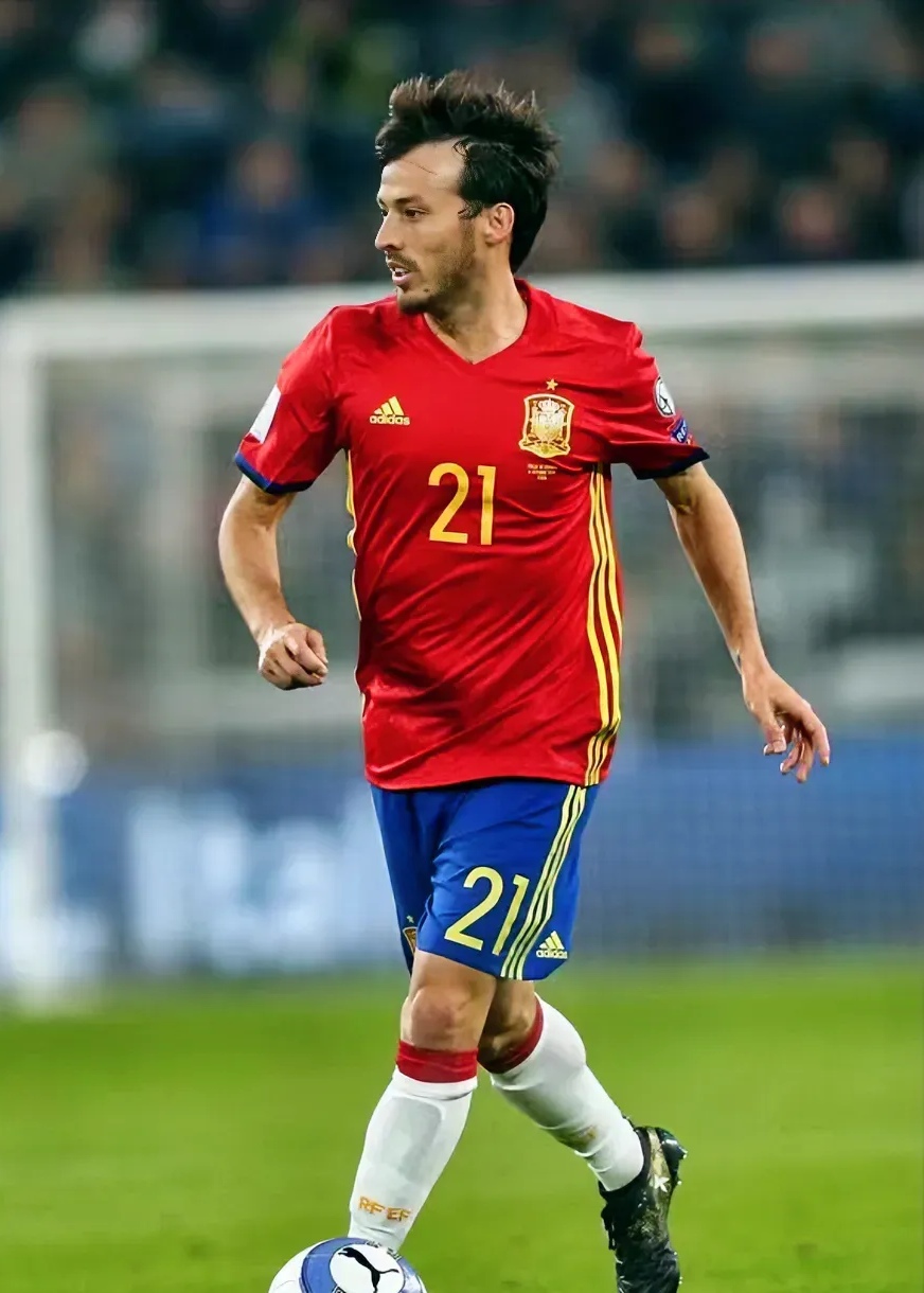 英格兰队欧洲联赛小组中表现出色,引人瞩目 英格兰队欧洲联赛小组中表现出色,引人瞩目