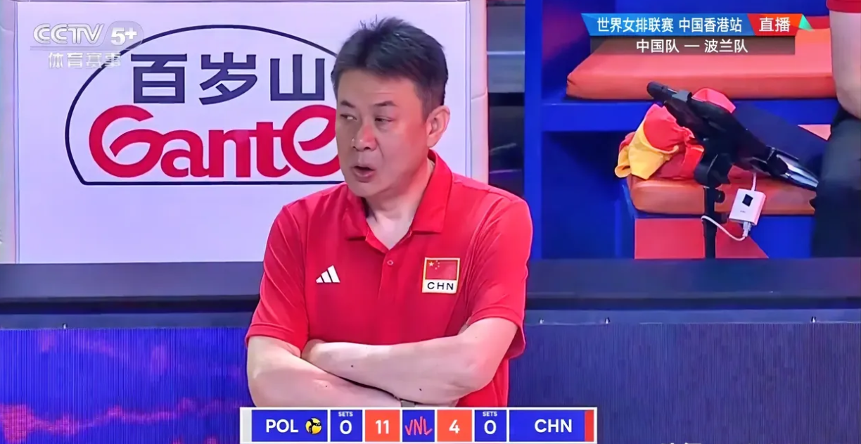 一位教练在比赛中做出了重大决策