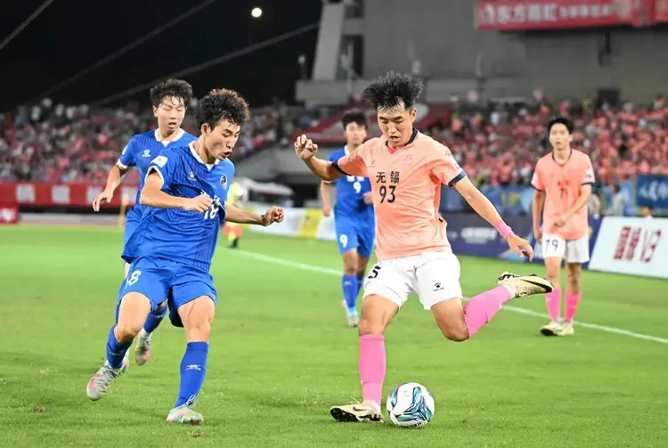 关于热血奔腾!球队拼尽全力争取晋级!的信息 关于热血奔腾!球队拼尽全力争取晋级!的信息