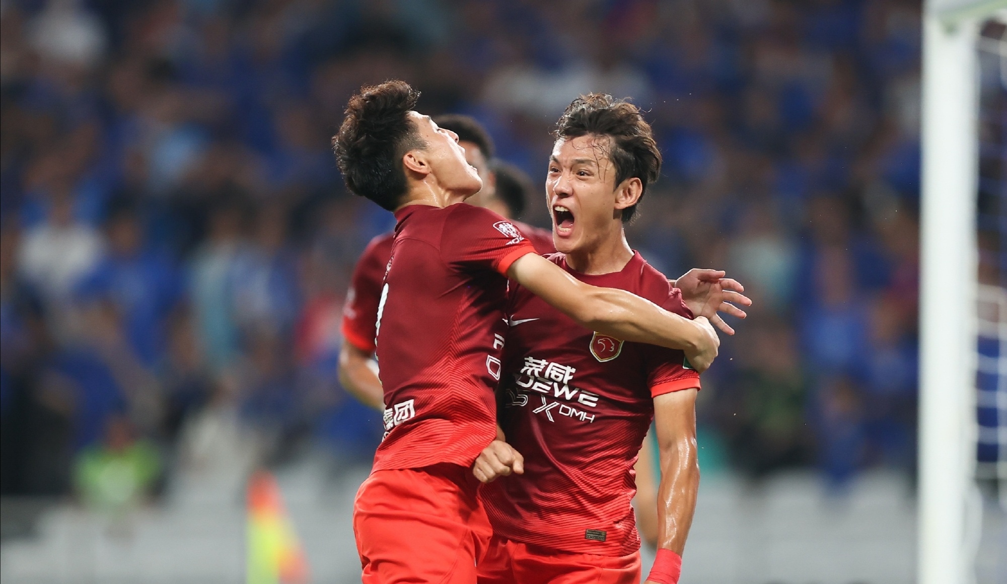 关于上港赢得关键胜利，领先优势明显的信息