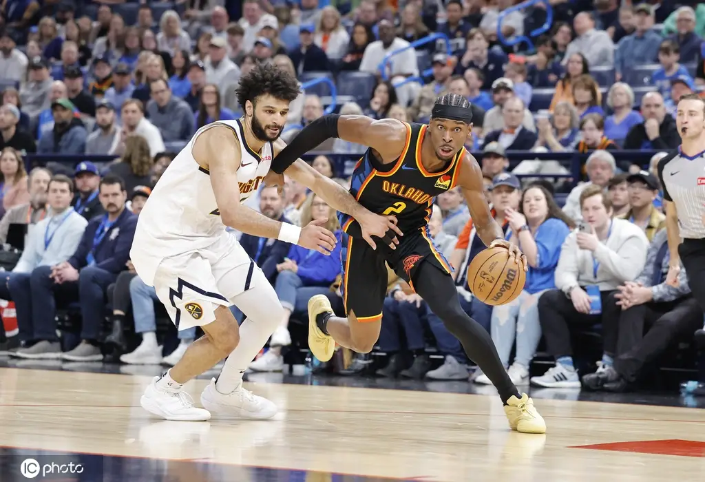 包含掘金客场取胜爵士，士气高涨的词条