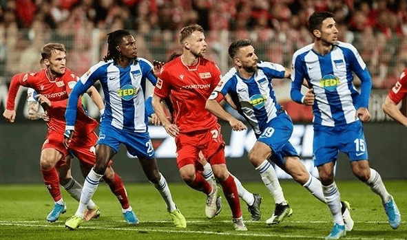 柏林赫塔豪取三分，客场击败沙尔克04的简单介绍