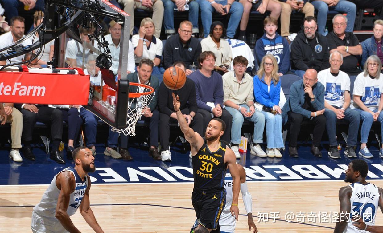 包含勇士队后卫受伤可能缺席接下来几场比赛的词条