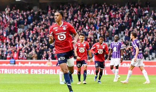 里尔队员发挥出色，助球队取胜