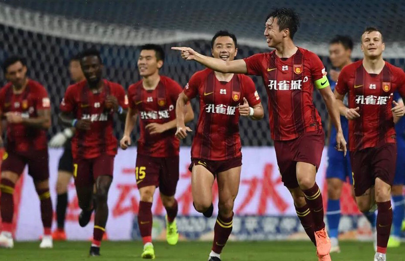 关于上海上港客场逆转河北华夏幸福，保持领跑位置的信息
